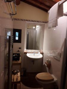 Ett badrum på Florence Country Relais