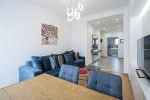 Zona d'estar a The Spiritual Athens Apartment