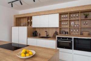 Kuchyňa alebo kuchynka v ubytovaní Luxury Villa Vespera