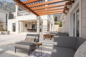 Posedenie v ubytovaní Luxury Villa Vespera