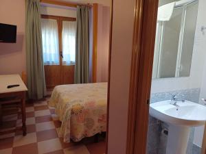Koupelna v ubytování Hostal Don Jaime I y II