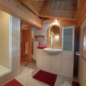 Ванная комната в Chambre d'hôtes L'ours Bleu