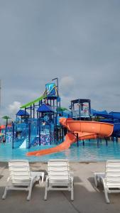 Kolam renang di atau dekat dengan Apartamento Salinas Premium Resort 15º andar - Salinópolis