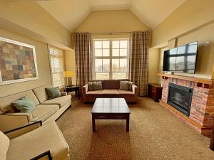 Gallery image of Spacious Blue Mountain 2 Storey - Wifi, Pool, Close to the Village & Golf in Blue Mountains