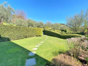 A garden outside Cottage Pescallo Bellagio