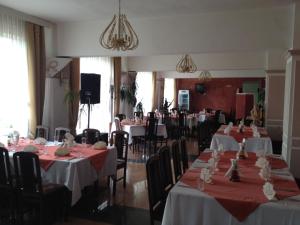 Εστιατόριο ή άλλο μέρος για φαγητό στο Paradise Hotel