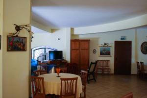 Posezení v ubytování Arenella Beach Rooms + 25 fotografií