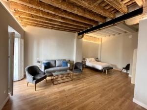 TI1 Estiloso Loft 120m de la Catedral Tomás de Ibarra street