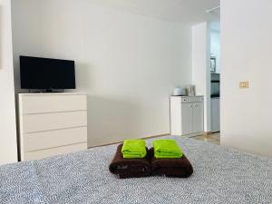 TV/Unterhaltungsangebot in der Unterkunft Estudio castle harbour 403 los Cristianos