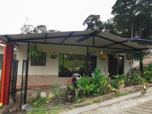 Zahrada ubytování CASA DE CAMPO CORRALEJAS - ANOLAIMA