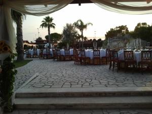 Restoran ili drugo mesto za obedovanje u objektu Villaggio Turistico Malibuù