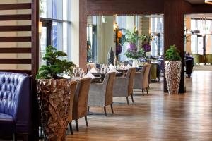Restaurace v ubytování Radisson Blu Waterfront Hotel, Jersey