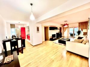 Køkken eller tekøkken på Herastrau Park Apartment