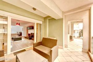 Et opholdsområde på Herastrau Park Apartment