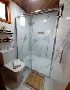 Ванна кімната в Chalé Bosque da Pedra