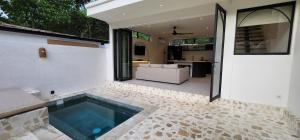 Bassein majutusasutuses Tiu Oasis Lombok või selle lähedal