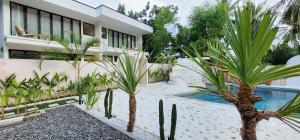 Aed väljaspool majutusasutust Tiu Oasis Lombok