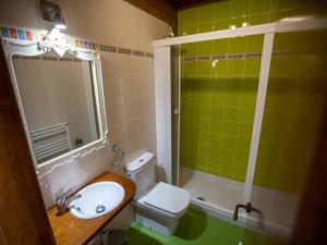 A bathroom at Belvilla by OYO Casa Rural Poza de la Torca II