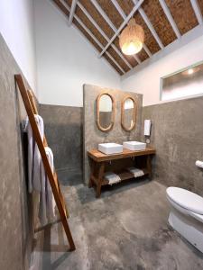 Ванная комната в Eden Eco Resort
