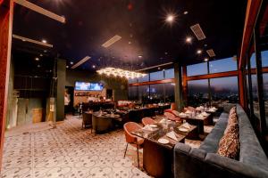 Ein Restaurant oder anderes Speiselokal in der Unterkunft Sarovar Portico Jaipur 