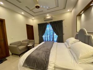 Ảnh trong thư viện ảnh của Luxury Guest House in Bahria Town ở Rawalpindi +27 ảnh