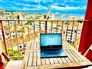 Balkón alebo terasa v ubytovaní LUXURY SUITES MINERVA beach