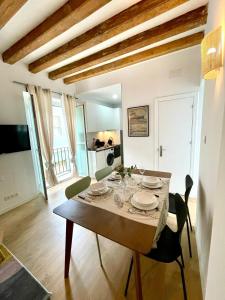 Televízia a/alebo spoločenská miestnosť v ubytovaní GATU PREMIUM Villa Galeona, con terraza chillout privada