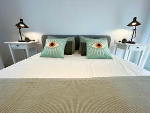 Posteľ alebo postele v izbe v ubytovaní GATU PREMIUM Villa Galeona, con terraza chillout privada