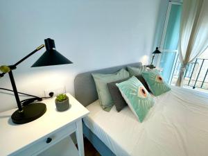 Posteľ alebo postele v izbe v ubytovaní GATU PREMIUM Villa Galeona, con terraza chillout privada