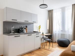 Kuchnia lub aneks kuchenny w obiekcie limehome Villach Gerbergasse