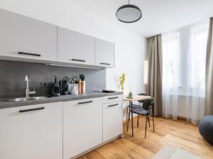 Kuchnia lub aneks kuchenny w obiekcie limehome Villach Gerbergasse