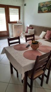 Posedenie v ubytovaní Apartamenty U Samków