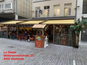 Restaurace v ubytování Privé-kamer centrum Oostende met eigen badkamer/wc