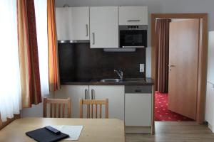 Kuchnia lub aneks kuchenny w obiekcie Hotel Garni Dorfblick