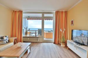 TV a/nebo společenská místnost v ubytování Berliner Hof Berliner Hof Appartement 313