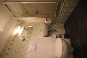 Koupelna v ubytování Hotel Garni Zur Linde