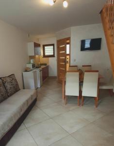 Kuchyňa alebo kuchynka v ubytovaní Apartamenty U Samków