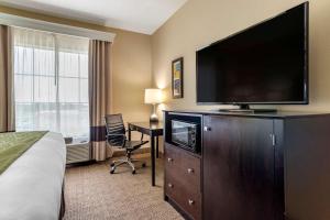 Afbeelding uit fotogalerij van Comfort Inn & Suites Scott-West Lafayette in Scott