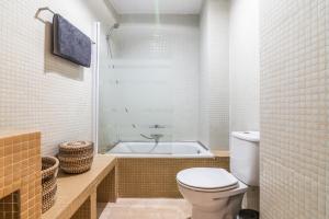 Kúpeľňa v ubytovaní tuGuest Isabel la Catolica II Apartment + 30 fotografií