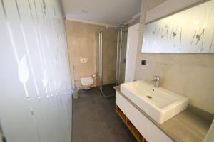 Koupelna v ubytování Sky Garden Suites