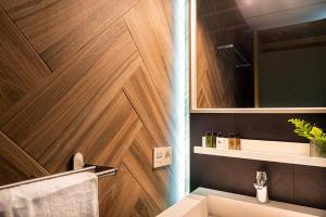 A bathroom at Magdalena Plaza