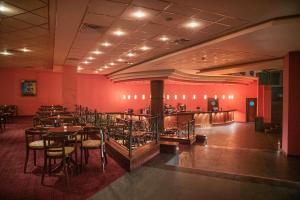 A restaurant or other place to eat at AquaClub GRIFID Hotel Bolero - Ultra All Inclusive & Private Beach