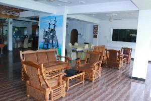 A television and/or entertainment centre at Wathsala Inn
