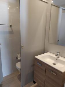 Foto dalla galleria di Apartaments Turístics Residencia Vila Nova a Vilanova i la Geltrú