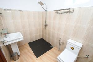 A bathroom at Wathsala Inn