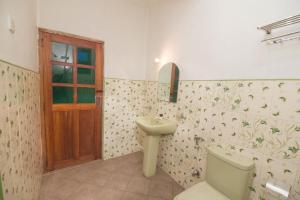 A bathroom at Wathsala Inn