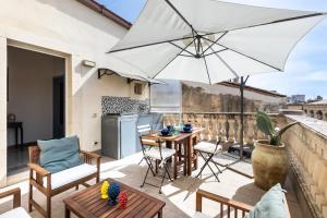Rõdu või terrass majutusasutuses Guest House Aurispa