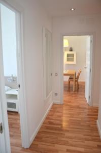 Kuchyňa alebo kuchynka v ubytovaní Claris Apartments