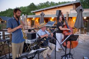Hosté ubytování Village Huttopia Sud Ardèche
