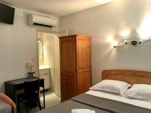 Gallery image of Hotel L'Escale in Aigues-Mortes